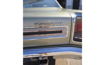Plymouth-Gtx-1969-Sage-green-gold-Black-white-blue-10