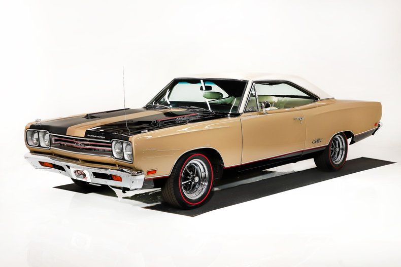 Plymouth-Gtx-1969-Spanish-Gold-White-13