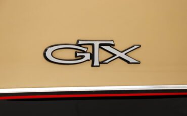 Plymouth-Gtx-1969-Spanish-Gold-White-17