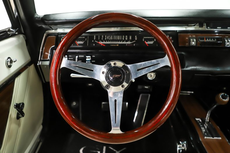Plymouth-Gtx-1969-Spanish-Gold-White-22
