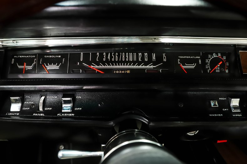Plymouth-Gtx-1969-Spanish-Gold-White-23