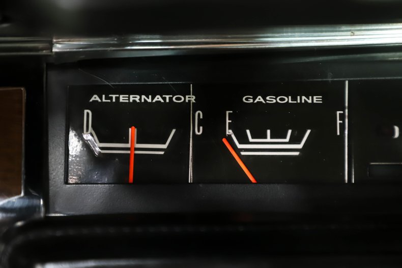 Plymouth-Gtx-1969-Spanish-Gold-White-25
