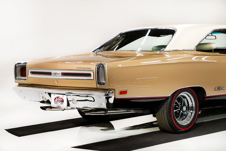 Plymouth-Gtx-1969-Spanish-Gold-White-29