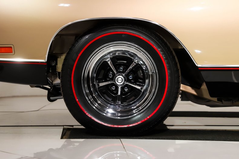 Plymouth-Gtx-1969-Spanish-Gold-White-33