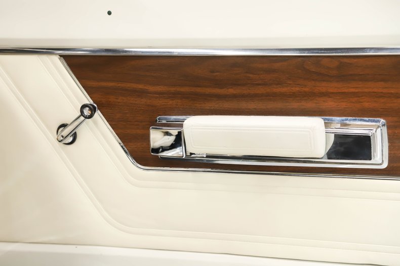 Plymouth-Gtx-1969-Spanish-Gold-White-42