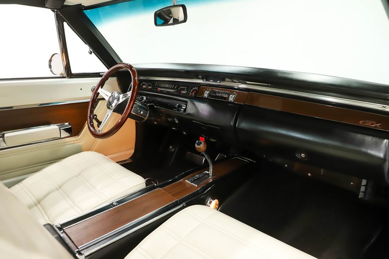 Plymouth-Gtx-1969-Spanish-Gold-White-43