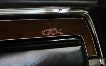 Plymouth-Gtx-1969-Spanish-Gold-White-45