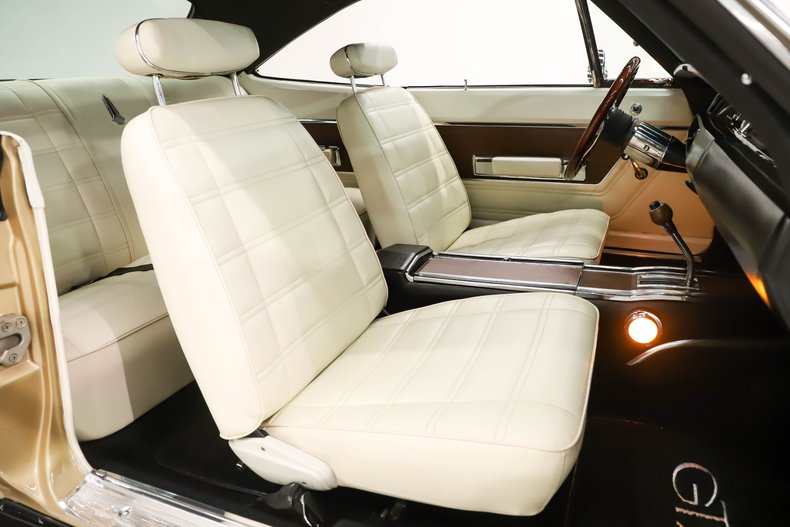 Plymouth-Gtx-1969-Spanish-Gold-White-48