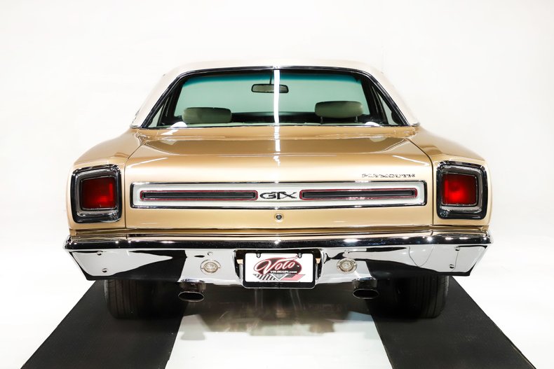 Plymouth-Gtx-1969-Spanish-Gold-White-8