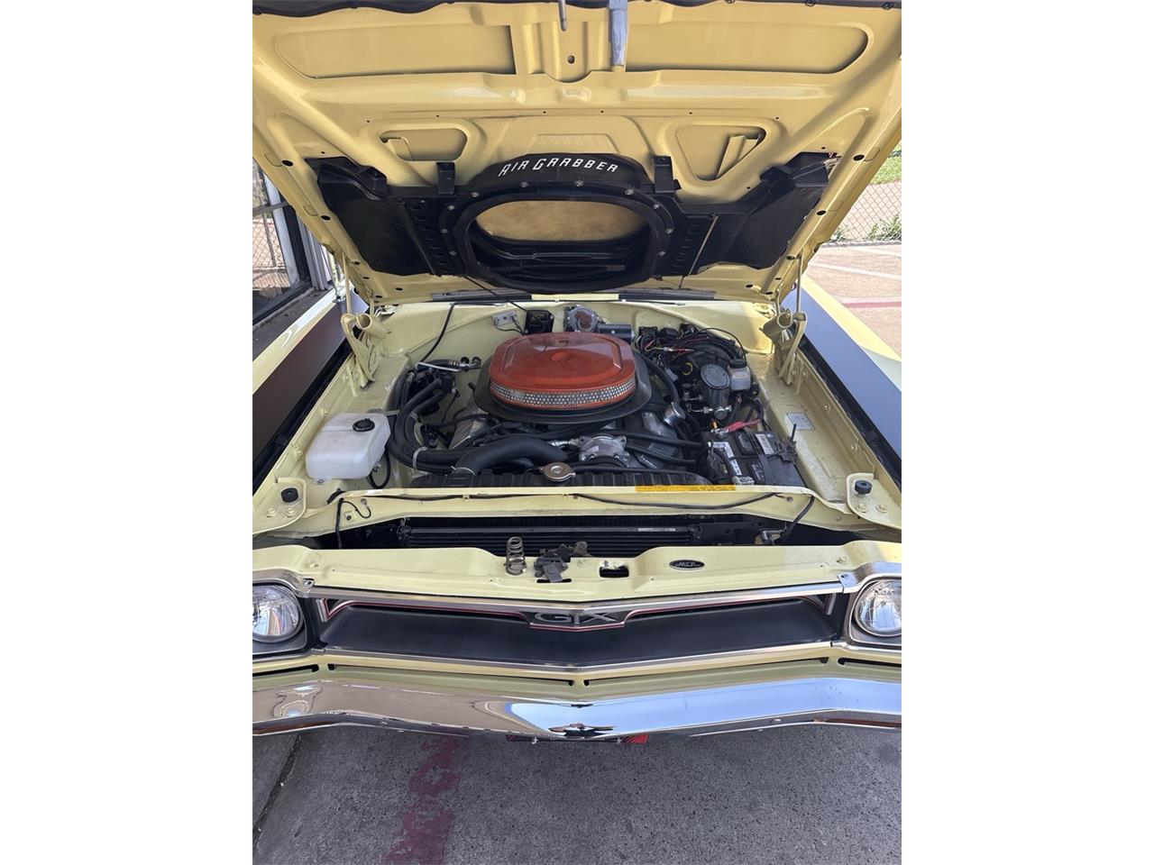 Plymouth-Gtx-1969-Yellow-Black-13