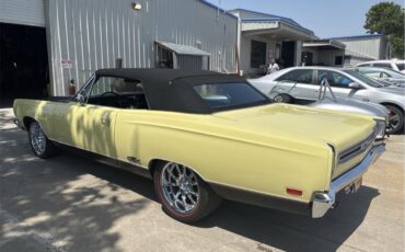 Plymouth-Gtx-1969-Yellow-Black-9