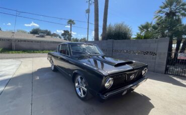 Plymouth-Hemi-cuda-1966-Pearl-Black-Peanut-Butter