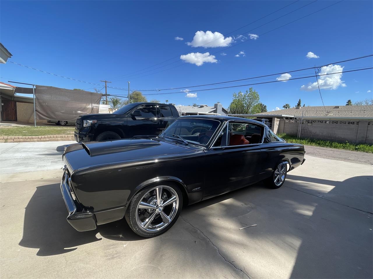 Plymouth-Hemi-cuda-1966-Pearl-Black-Peanut-Butter-4