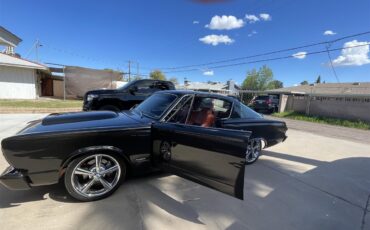 Plymouth-Hemi-cuda-1966-Pearl-Black-Peanut-Butter-5