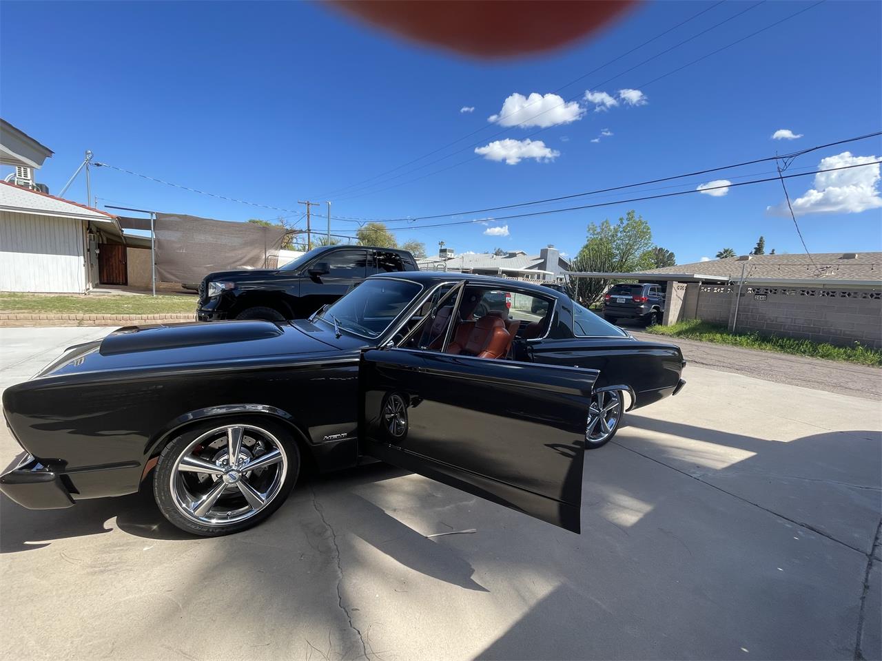 Plymouth-Hemi-cuda-1966-Pearl-Black-Peanut-Butter-5
