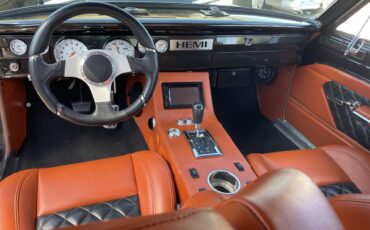 Plymouth-Hemi-cuda-1966-Pearl-Black-Peanut-Butter-6