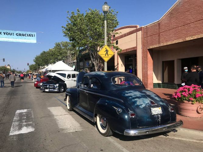 Plymouth-P15-1948-Blue-White-Blue-5