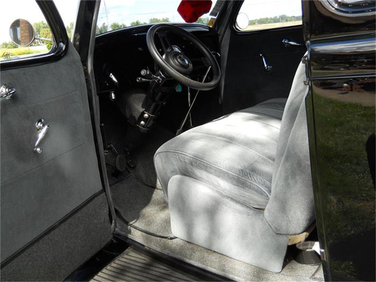 Plymouth-P2-1936-Black-Gray-22