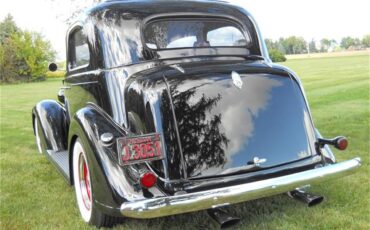 Plymouth-P2-1936-Black-Gray-3