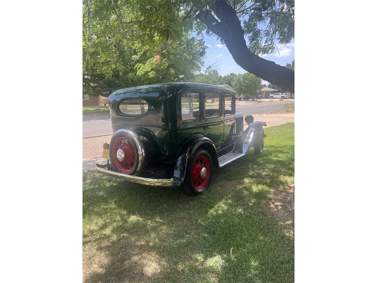 Plymouth-Pa-1931-Green-and-black-Gray-and-black-1
