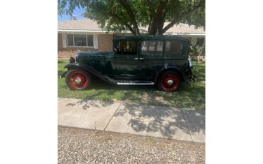 Plymouth-Pa-1931-Green-and-black-Gray-and-black