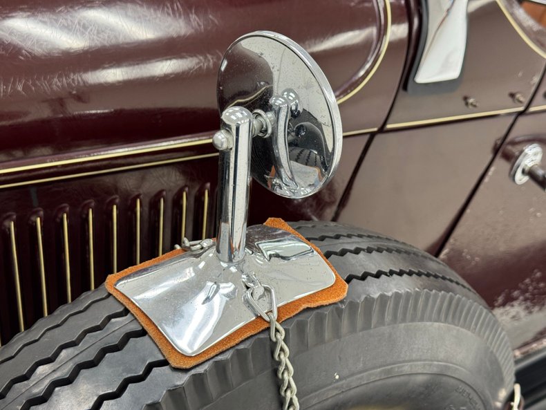 Plymouth-Pb-1932-Dark-Maroon-Saddle-26