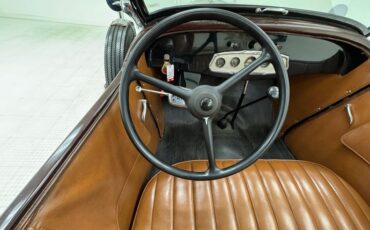 Plymouth-Pb-1932-Dark-Maroon-Saddle-48