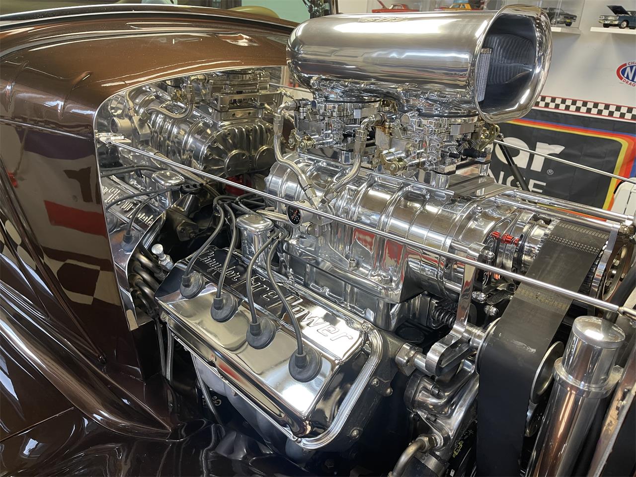 Plymouth-Pd-deluxe-1933-Root-Beer-Metallic-Tan-12