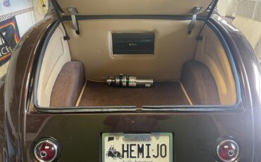 Plymouth-Pd-deluxe-1933-Root-Beer-Metallic-Tan-17