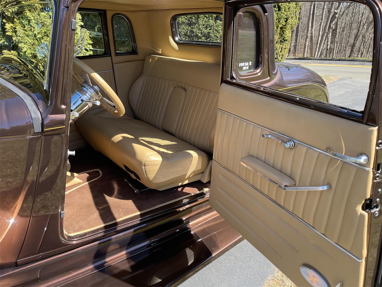 Plymouth-Pd-deluxe-1933-Root-Beer-Metallic-Tan-18