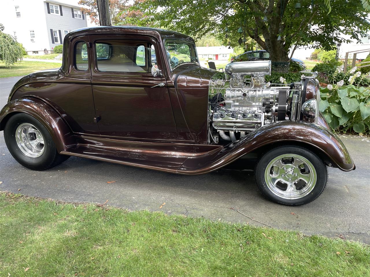 Plymouth-Pd-deluxe-1933-Root-Beer-Metallic-Tan-2
