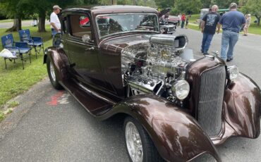 Plymouth-Pd-deluxe-1933-Root-Beer-Metallic-Tan-4