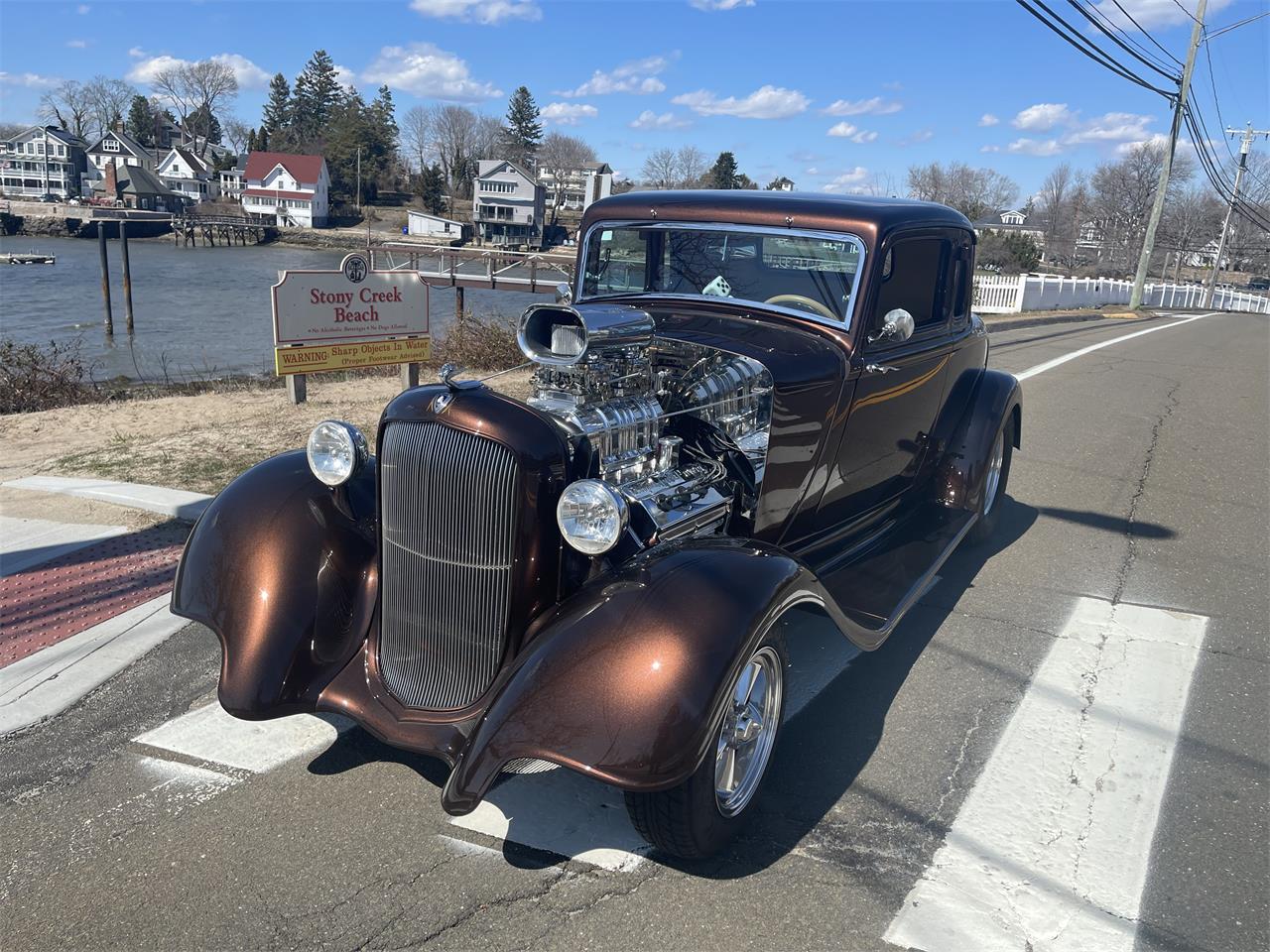 Plymouth-Pd-deluxe-1933-Root-Beer-Metallic-Tan-5
