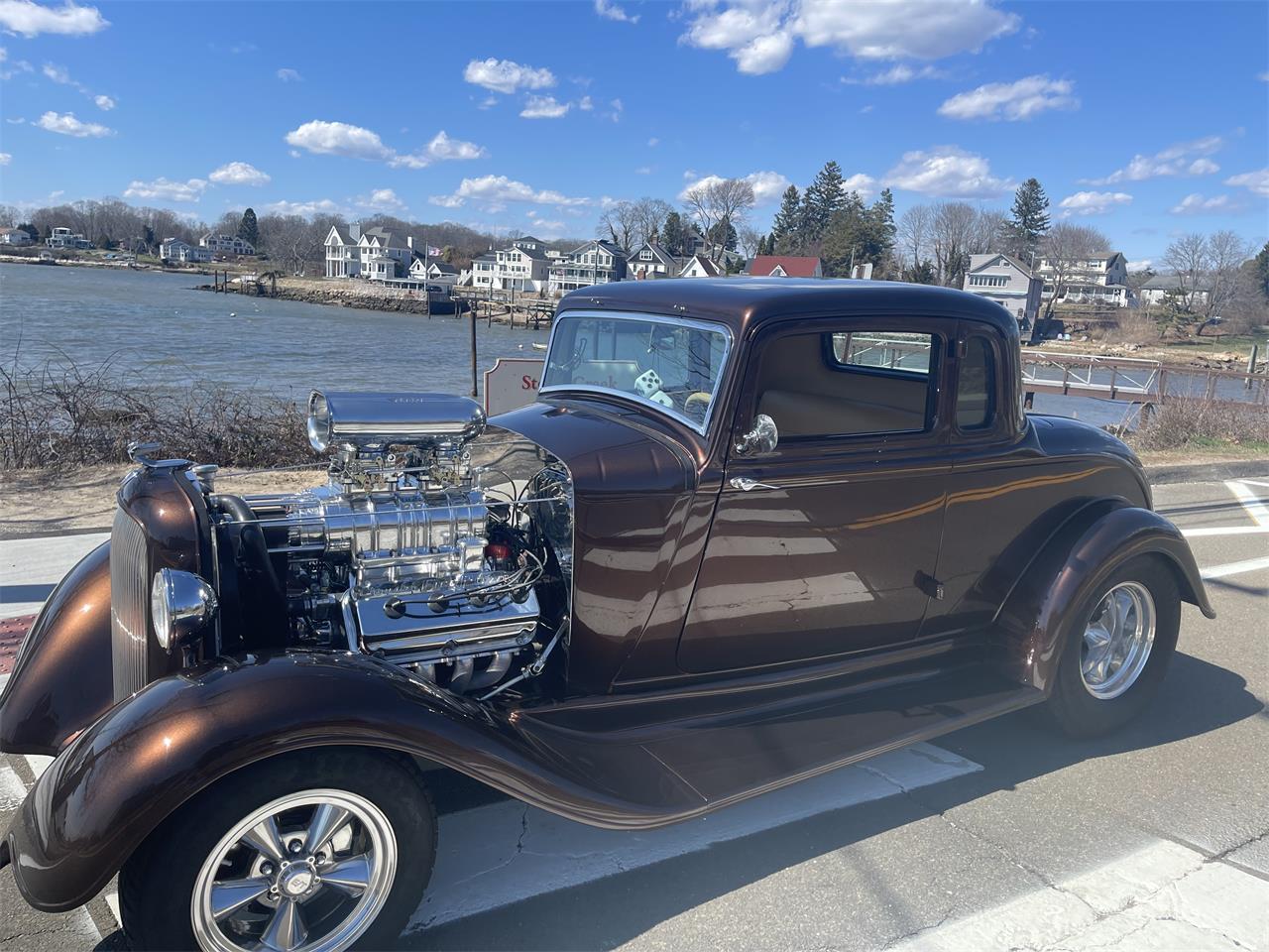 Plymouth-Pd-deluxe-1933-Root-Beer-Metallic-Tan-6