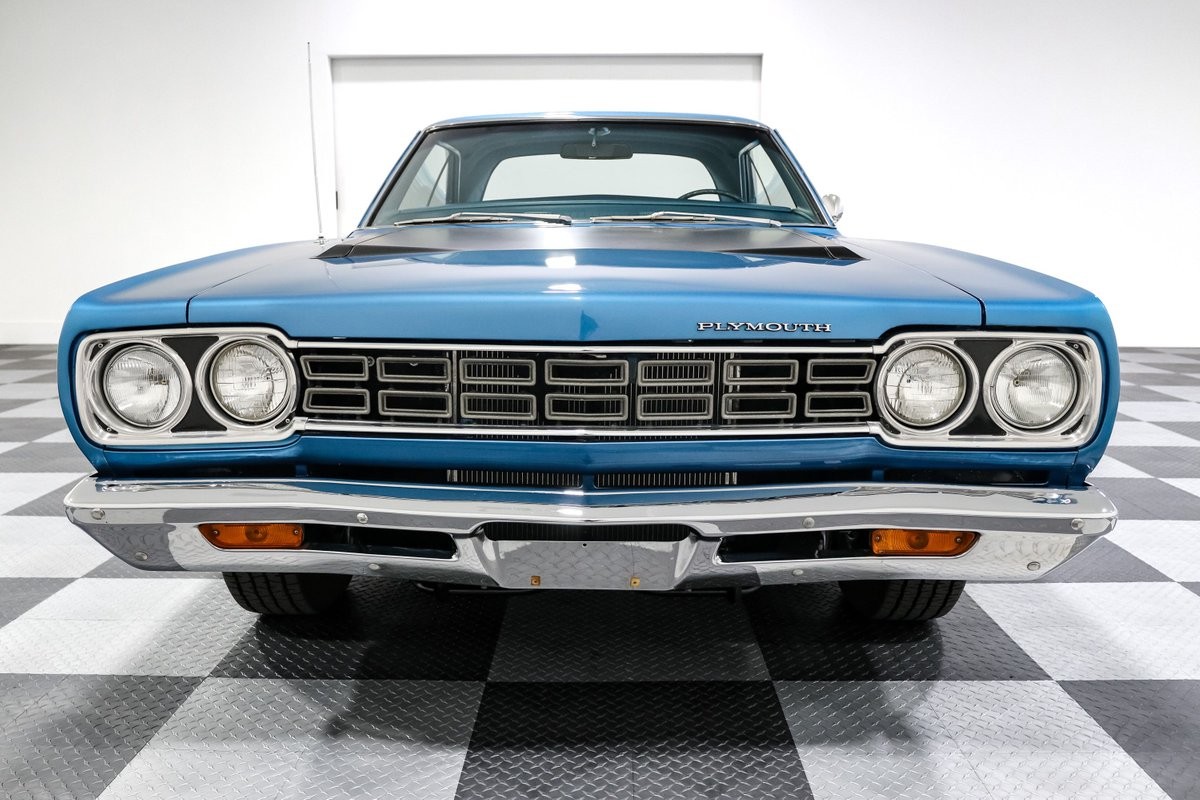 Plymouth-Road-Runner-1968-1