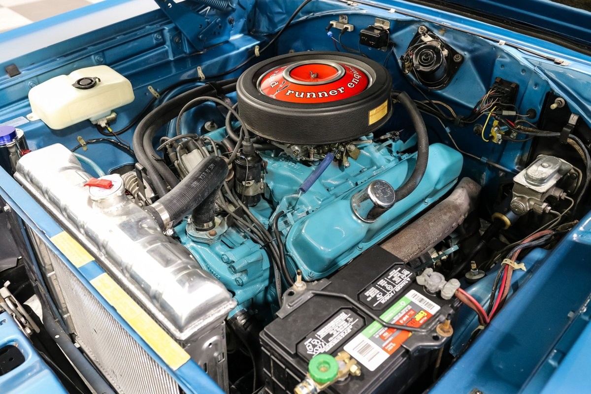 Plymouth-Road-Runner-1968-15
