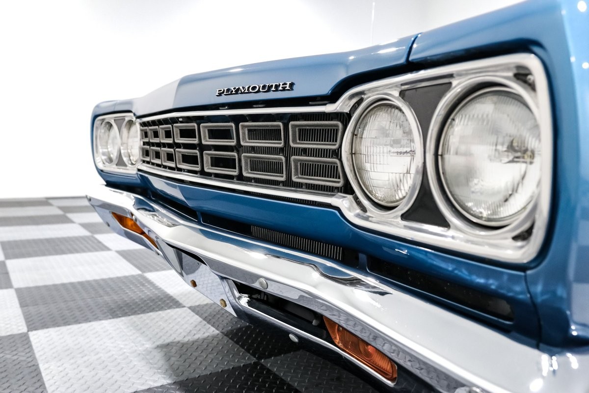 Plymouth-Road-Runner-1968-2