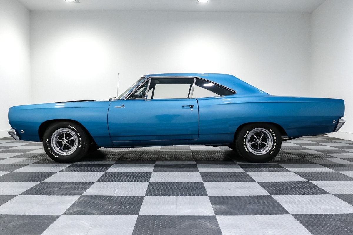 Plymouth-Road-Runner-1968-4