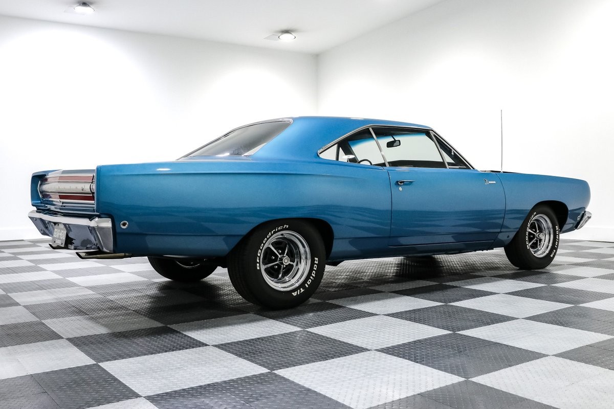 Plymouth-Road-Runner-1968-8