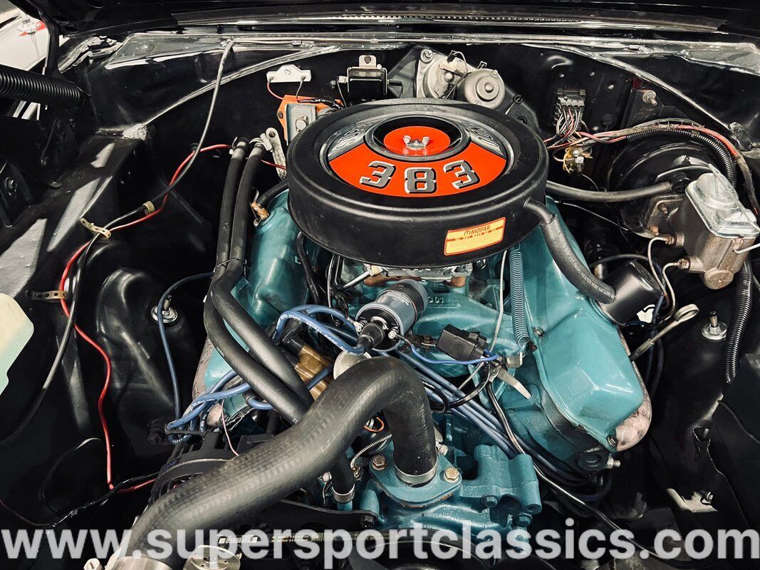 Plymouth-Road-Runner-1968-Coupe-11