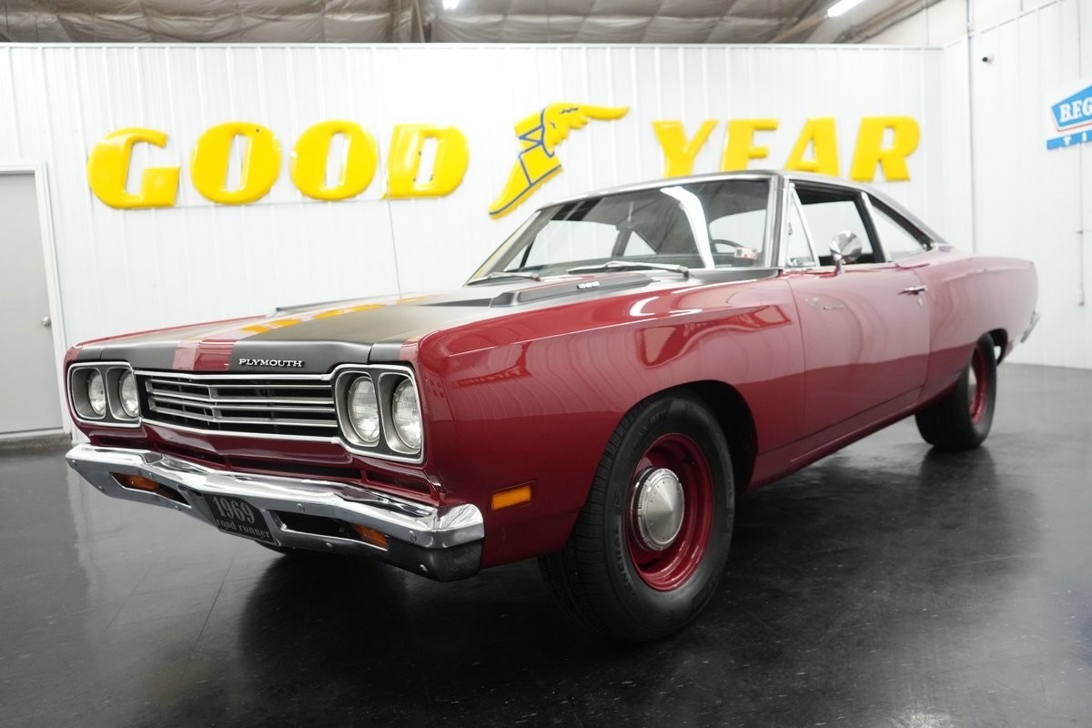 Plymouth-Road-Runner-1969-1