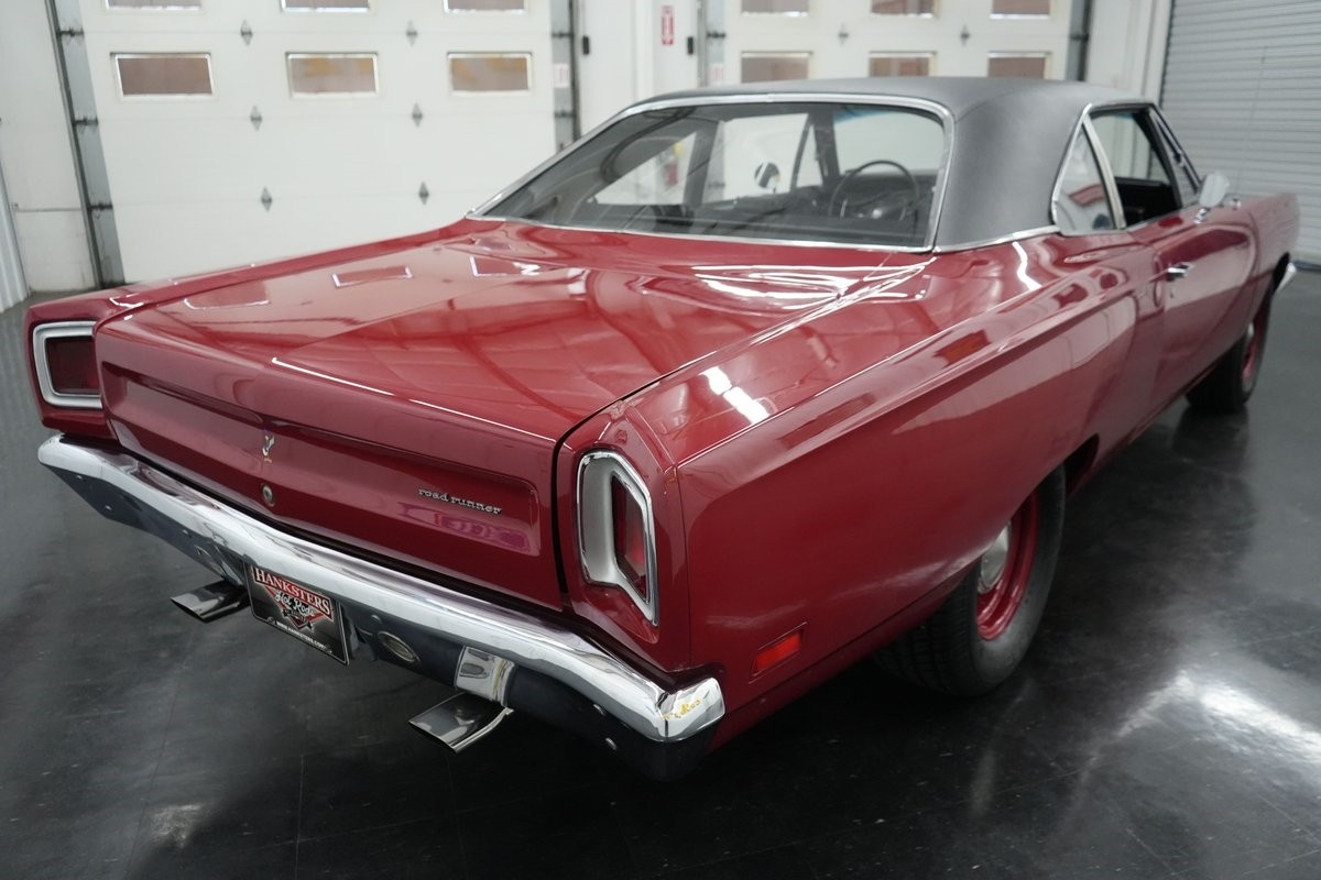 Plymouth-Road-Runner-1969-16