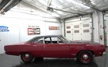 Plymouth-Road-Runner-1969-18