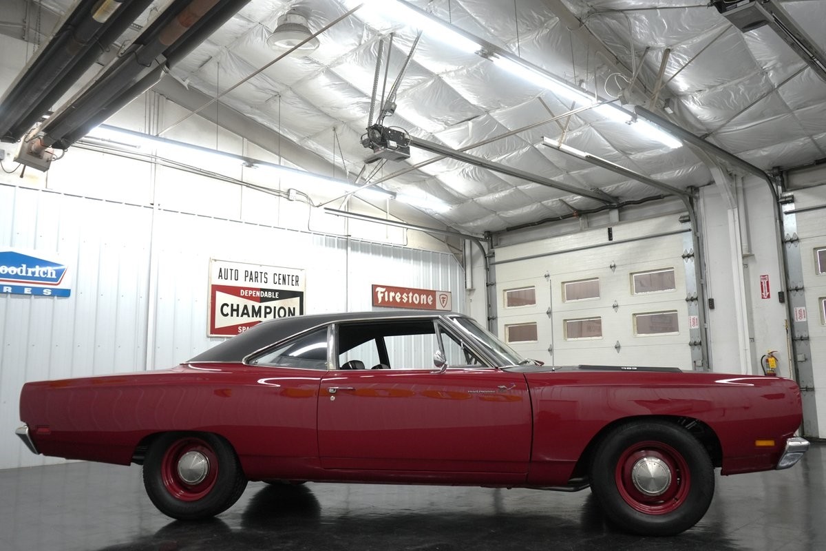 Plymouth-Road-Runner-1969-19