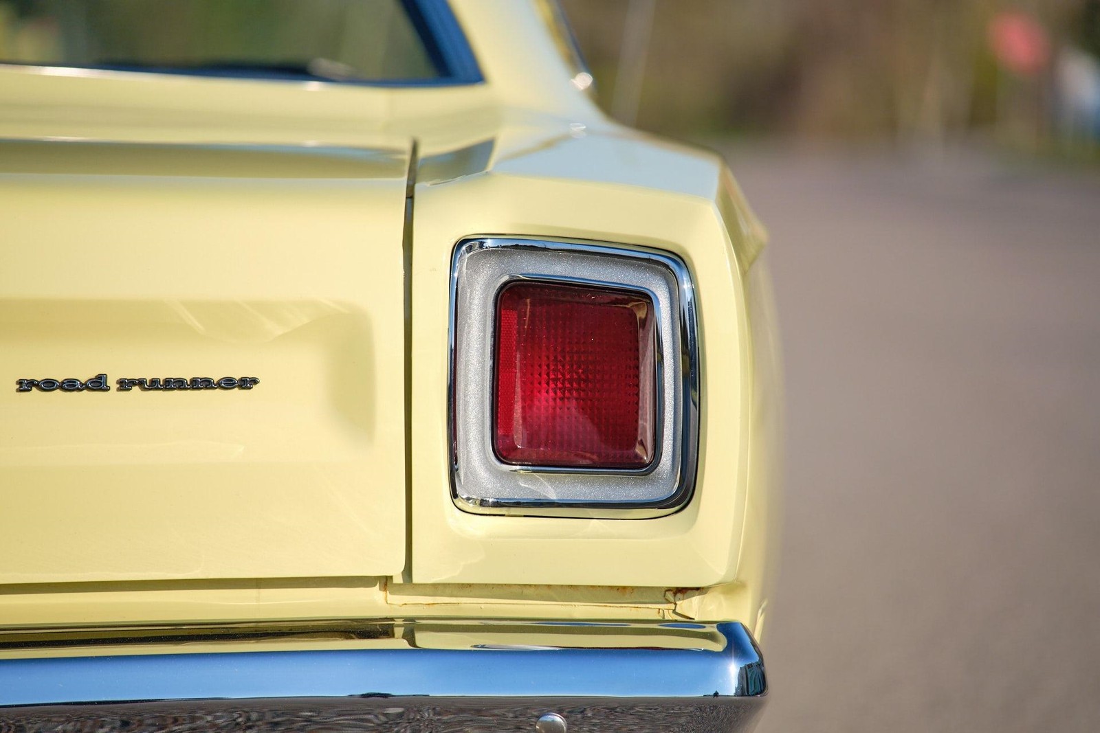 Plymouth-Road-Runner-1969-2-Door-21
