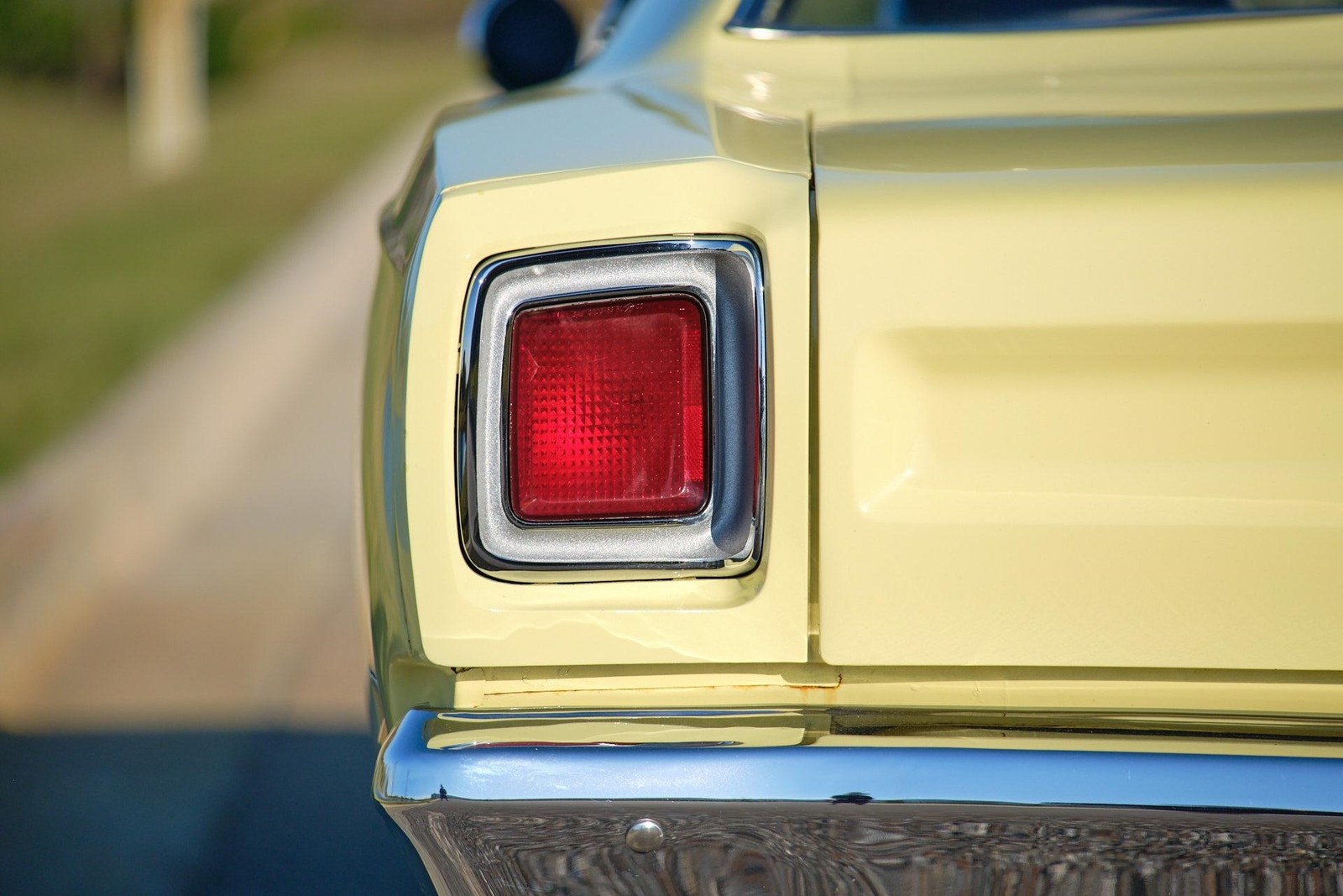 Plymouth-Road-Runner-1969-2-Door-23