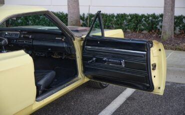 Plymouth-Road-Runner-1969-2-Door-28