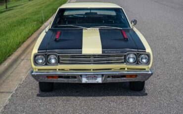 Plymouth-Road-Runner-1969-2-Door-9
