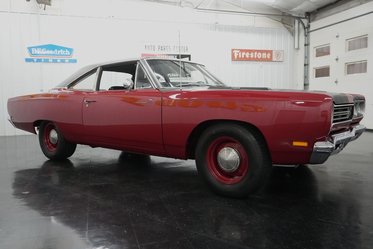 Plymouth-Road-Runner-1969-21