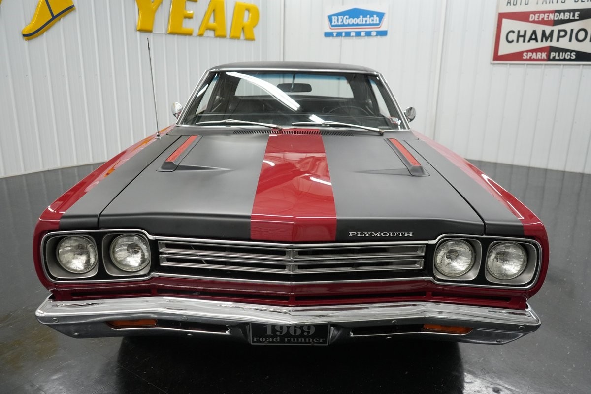 Plymouth-Road-Runner-1969-28